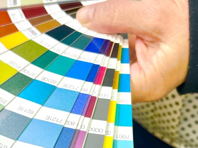 外壁塗装の色選びが難しい理由