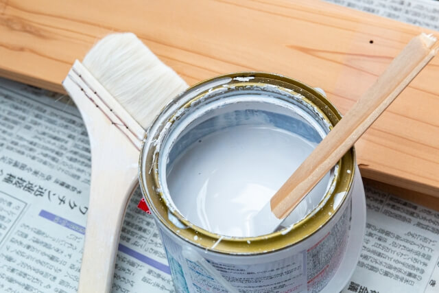 塗料の耐用年数と劣化のサインを解説